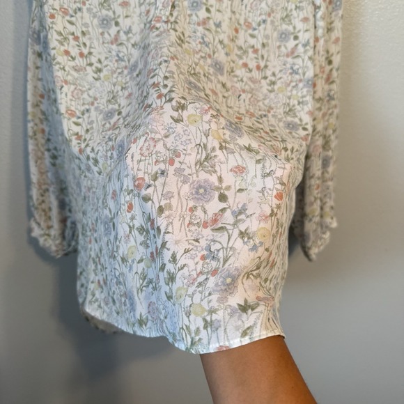 Violet + Claire Women white‎ Floral Top 3/4 sleeve Medium Blouse Shirt Loose Fit - Picture 4 of 9